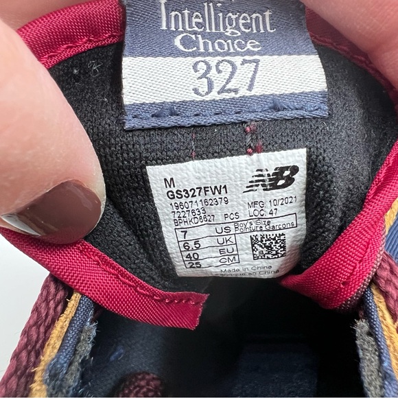 Men’s New Balance 327 Codura size 7 GS327FW1. Navy burgundy wheat and green. - Picture 9 of 11